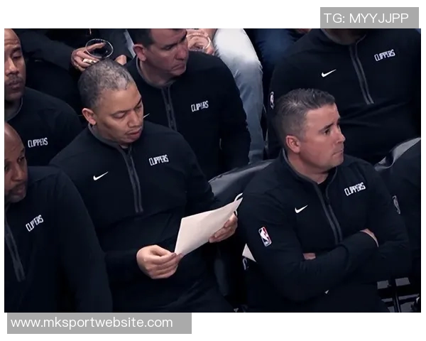 格莱姆斯三分雨倾城全场24分助球队锁定胜局 格莱姆斯三分雨倾城全场24分助球队锁定胜局